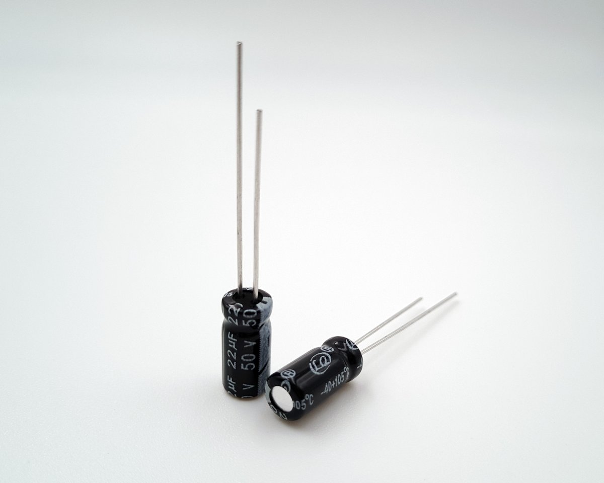 ѹ22uF/50V